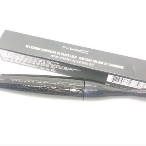 MAC Cosmetics Mascara in Extreme Dimension 3D Black Lash - Picture 7 of 8